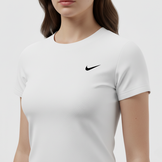 404 CAMISETA ESSENCIAL MUJER BLANCO NK