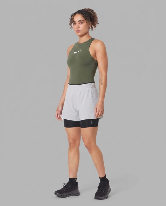 Body Verde Militar NK - Vista frontal on-model