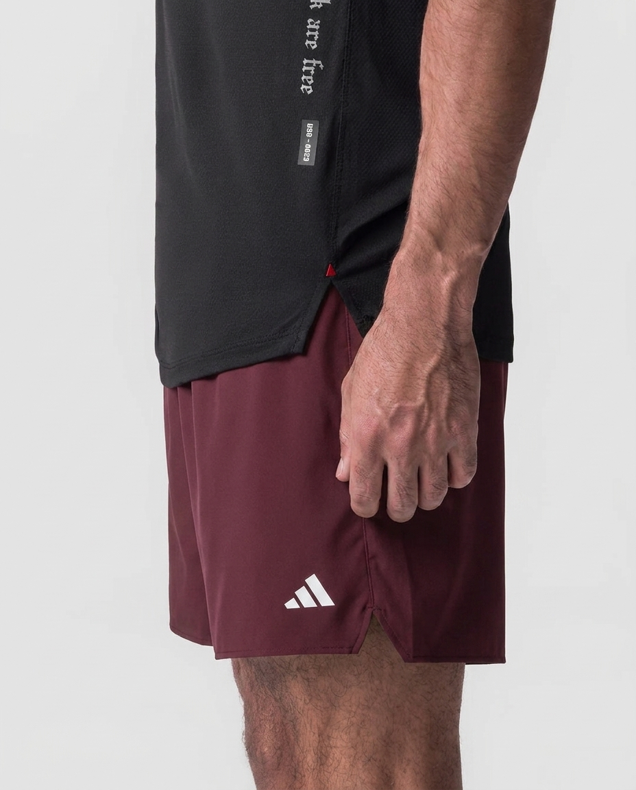 138 Short Essencial Novak Vinotinto ADD - detalle macro