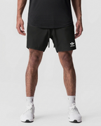 102 Short Essencial Burda Negro ADD - foto de estudio on-model