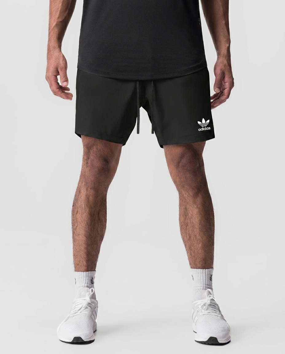 102 Short Essencial Burda Negro ADD - foto de estudio on-model