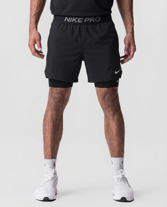 114 Short Licra NK Pro Negra - estudio on-model