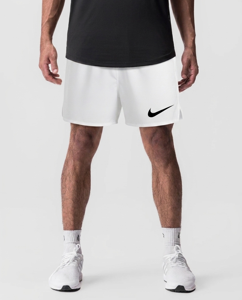 124 Short Novak NK Pro Logo Grande Blanca - estudio on-model