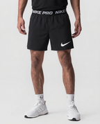 125 Short Novak NK Pro Logo Grande Negro - estudio on-model