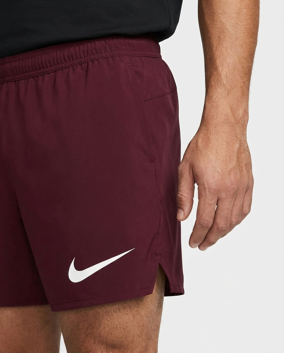 126 Short Novak NK Pro Logo Grande Vinotinto - detalle macro
