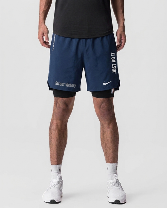 106 Short Licra Street Victory Azul Navy NK - estudio on-model