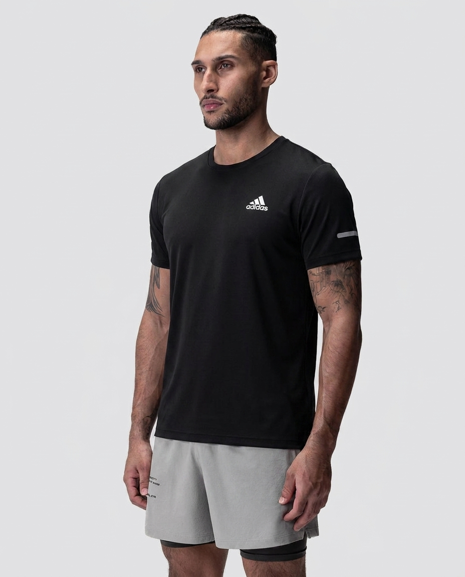 208 Camiseta Essencial Negro ADD - frontal on-model