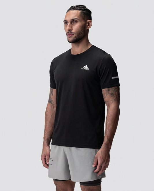 208 Camiseta Essencial Negro ADD - frontal on-model