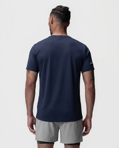 216 Camiseta Essencial Azul Navy Logo Grande NK - espalda on-model