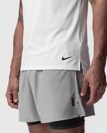 202 Camiseta Essencial Blanco NK - detalle macro