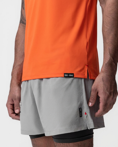 220 Camiseta Essencial Naranja Logo Grande NK - detalle macro
