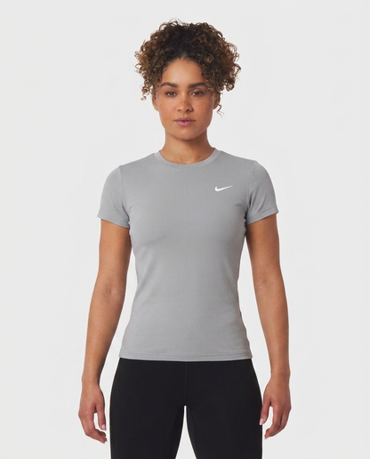 402 Camiseta Essencial Mujer Gris NK - frontal