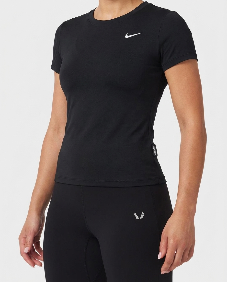 405 Camiseta Essencial Mujer Negro NK - macro
