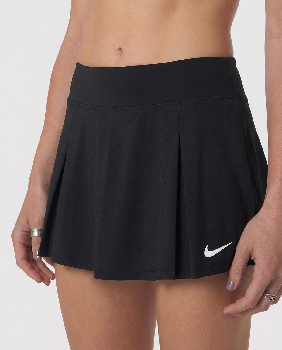 Falda Esencial Negra Nike - Detalle macro de tela