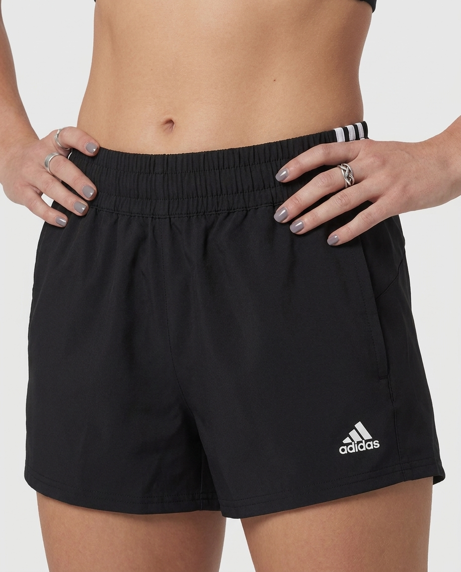 Short Dama Essencial Adidas - Detalle macro de tela