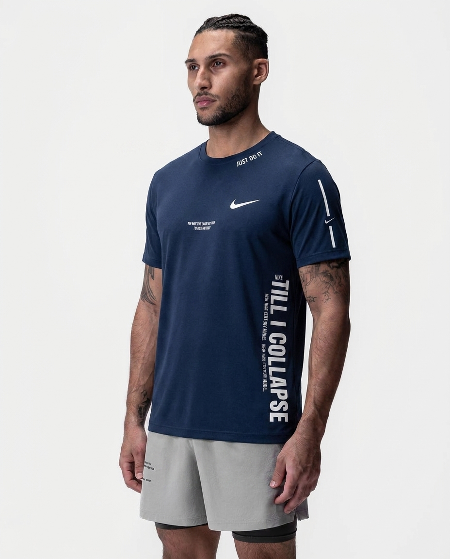 Camiseta Till I Collapse Azul Navy NK — on-model frontal