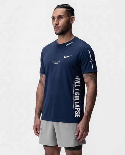 Camiseta Till I Collapse Azul Navy NK — on-model frontal