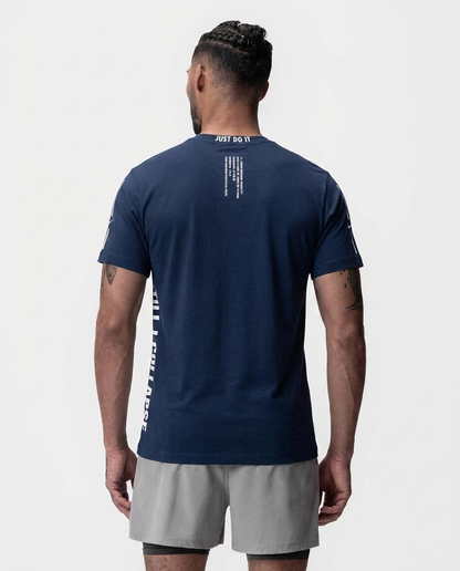 Camiseta Till I Collapse Azul Navy NK — on-model espalda
