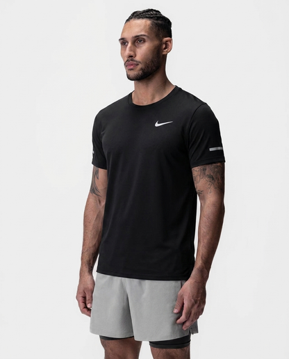 Camiseta Negra Nature - Frontal on-model